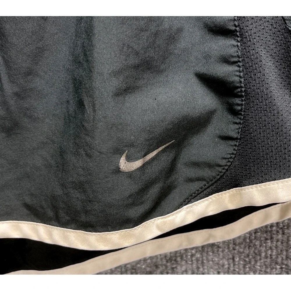 Nike these tempo